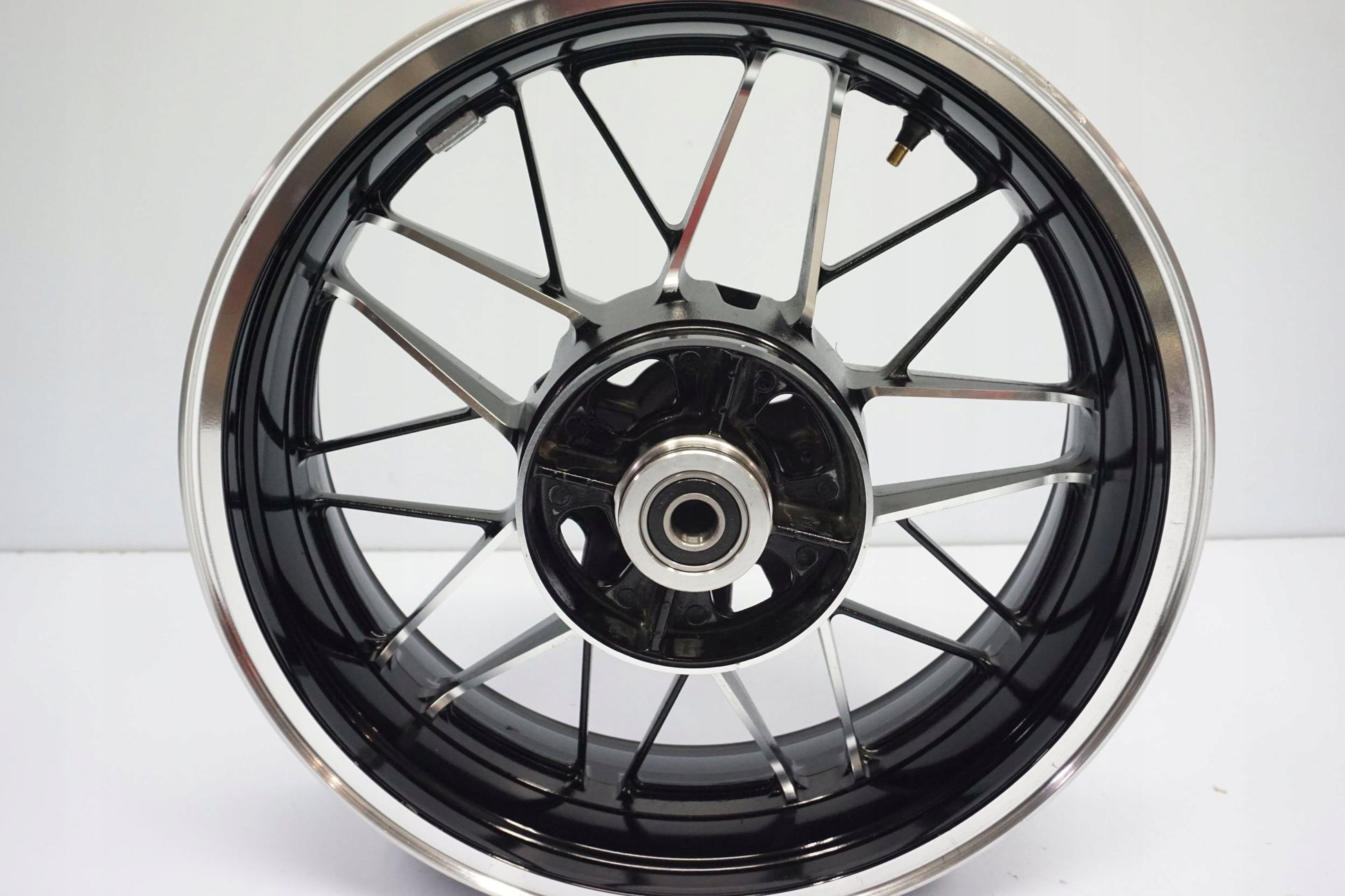 KAWASAKI Z 900 RS CAFE 18-22 Felge hinten Wheel Hinterrad 10
