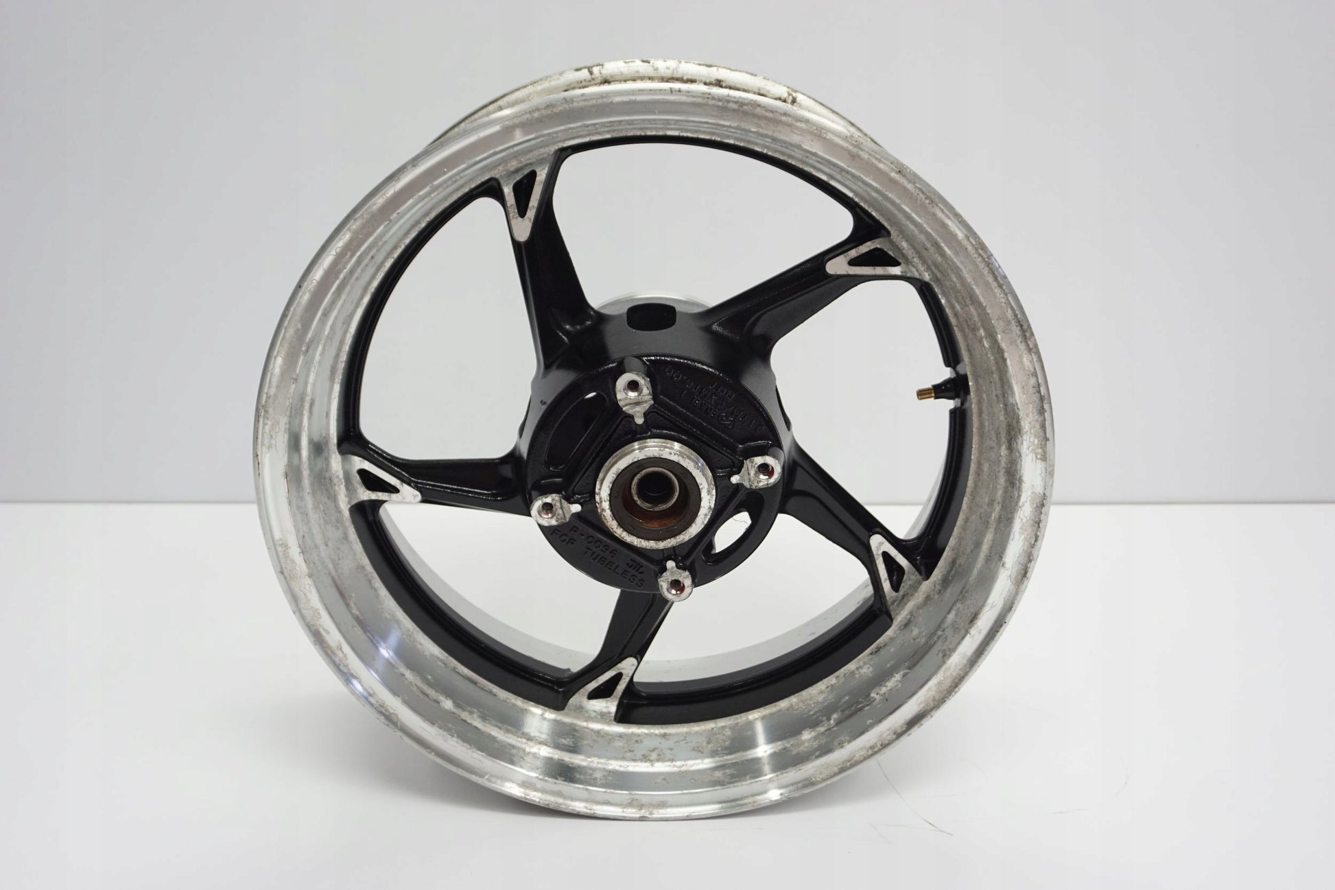 KAWASAKI Z1000 10-13 Felge hinten Wheel Hinterrad 9