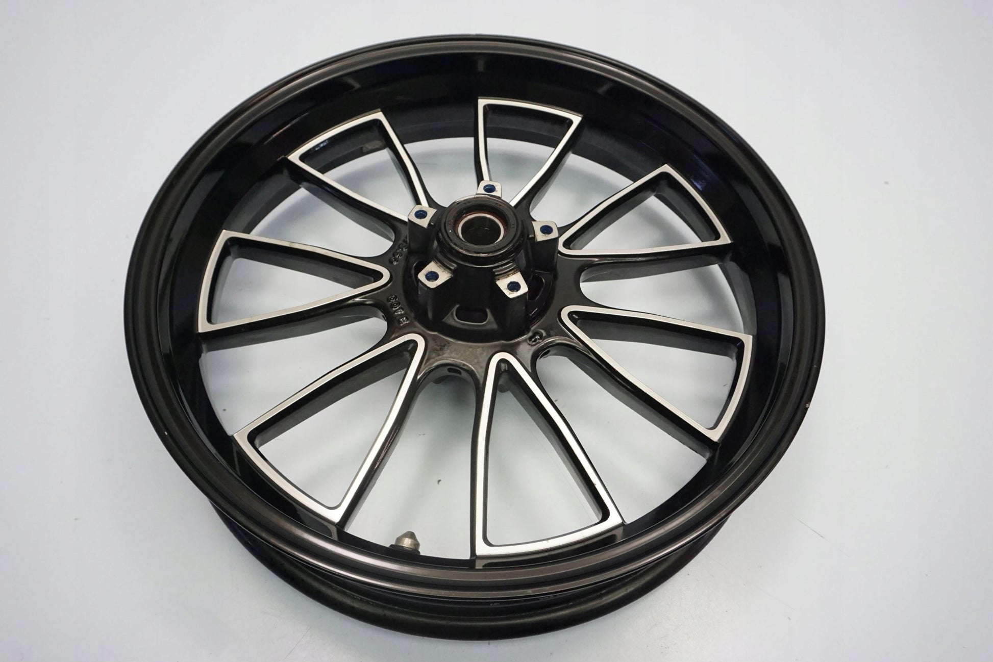 DUCATI DIAVEL 1200 Felge vorne Wheel Vorderrad 4