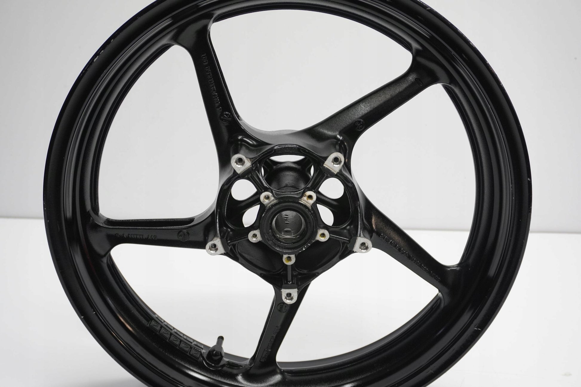 YAMAHA MT-10 16-21 Felge vorne Wheel Vorderrad 9