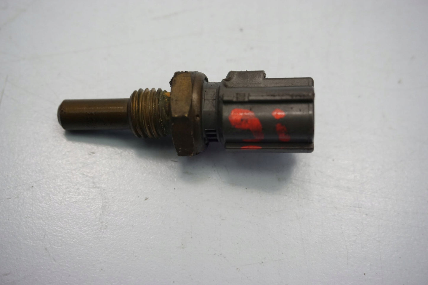 SUZUKI GSR 600 06-10 Temperatursensor Thermostat Temperature sensor