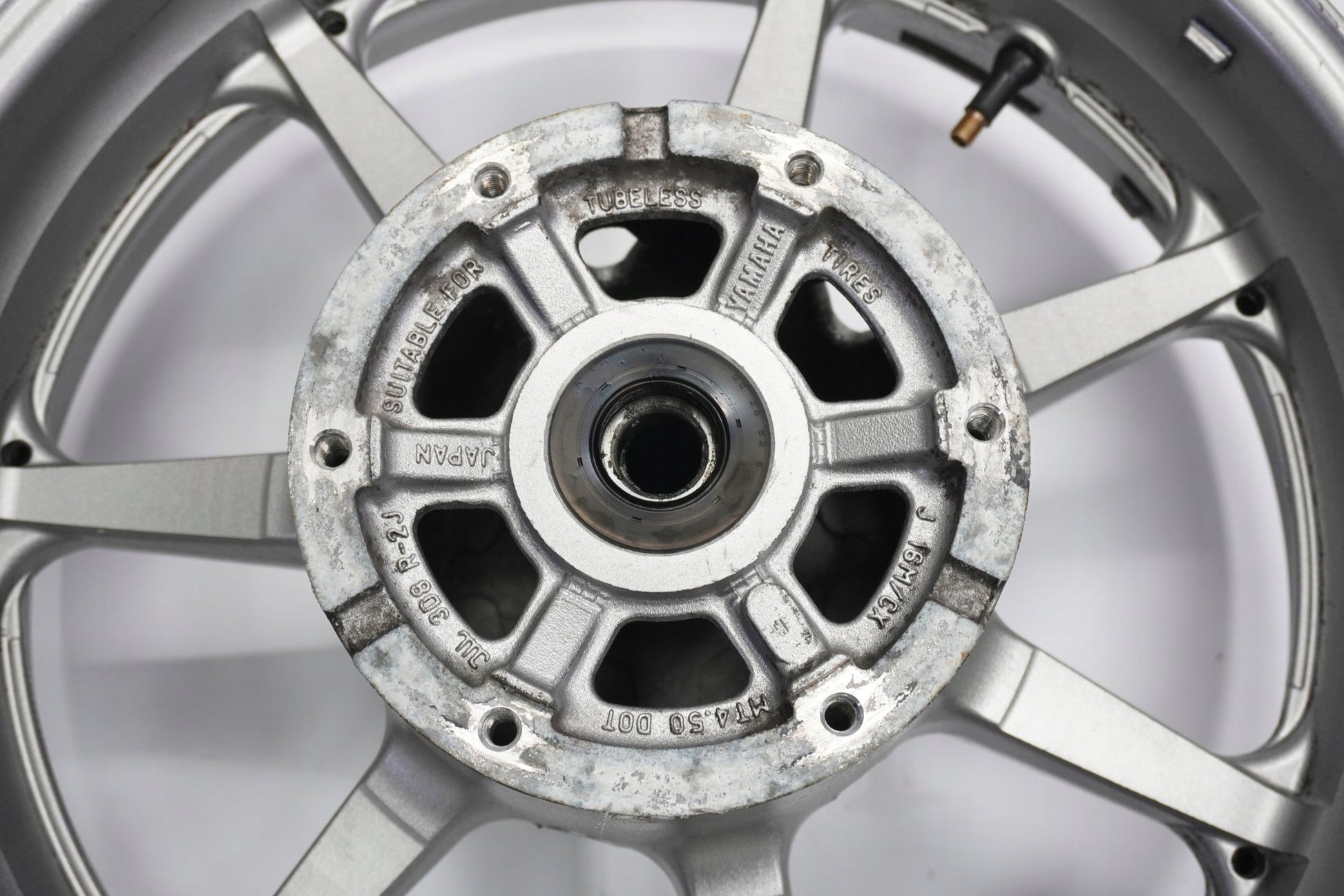 YAMAHA XVS 1300 A MIDNIGHT STAR 07-15 Felge hinten Wheel Hinterrad 2