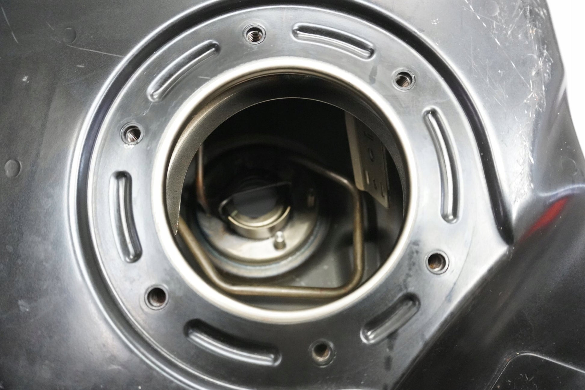 TRIUMPH TRIDENT 660 21- Kraftstofftank Benzintank Fuel Tank 9