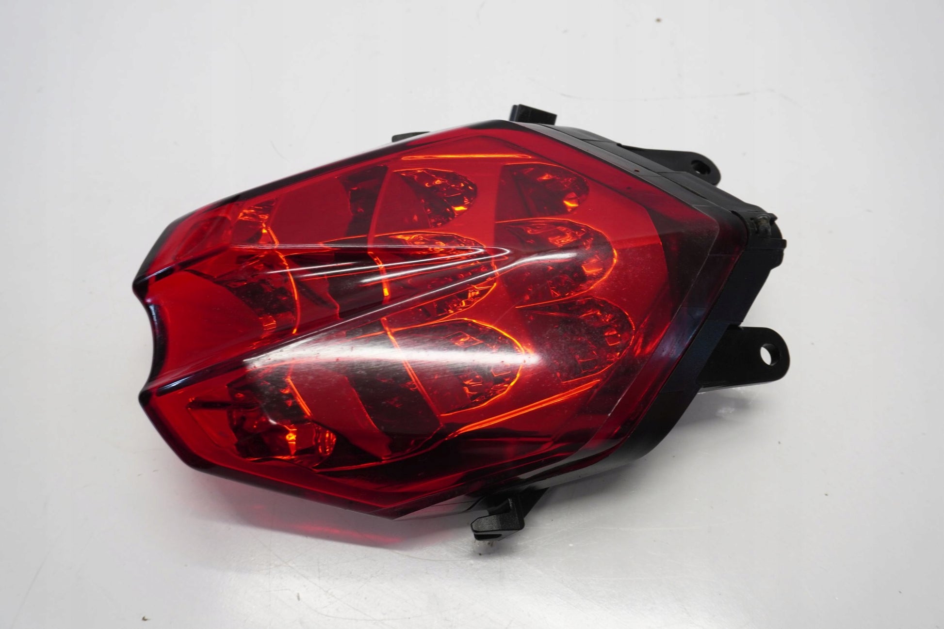 TRIUMPH STREET TRIPLE 675 13-17 Rücklicht 2