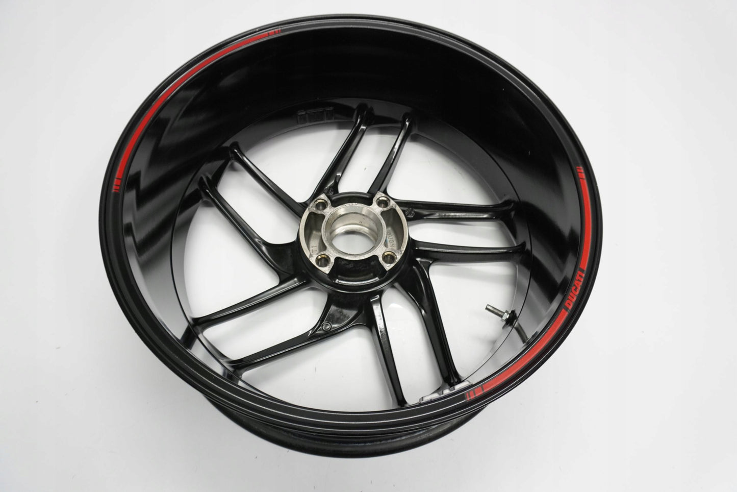 DUCATI MULTISTRADA 1200 S 10-15 Felge hinten Wheel Hinterrad 2