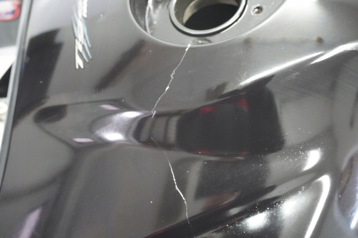 TRIUMPH TIGER 1050 06-12 Kraftstofftank Benzintank Fuel Tank 4