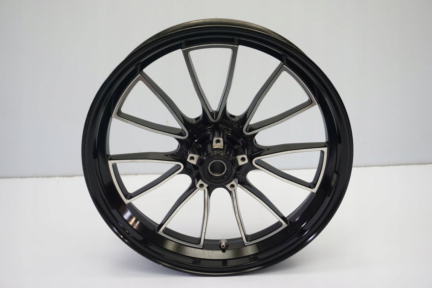 DUCATI DIAVEL 1200 11-13 Felge vorne Wheel Vorderrad 6