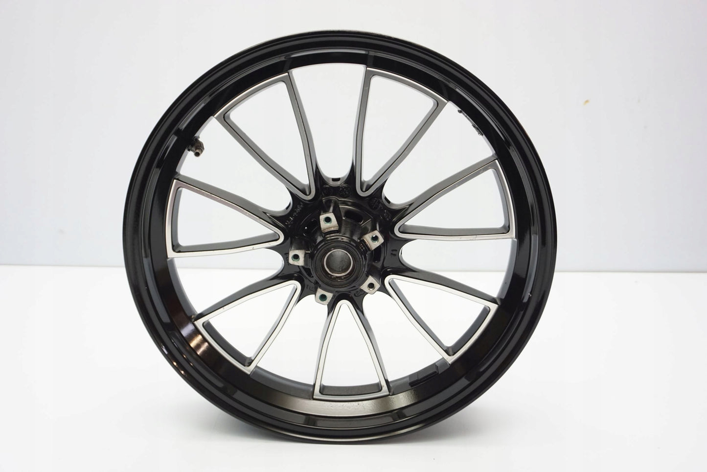 DUCATI DIAVEL 1200 Felge vorne Wheel Vorderrad 7