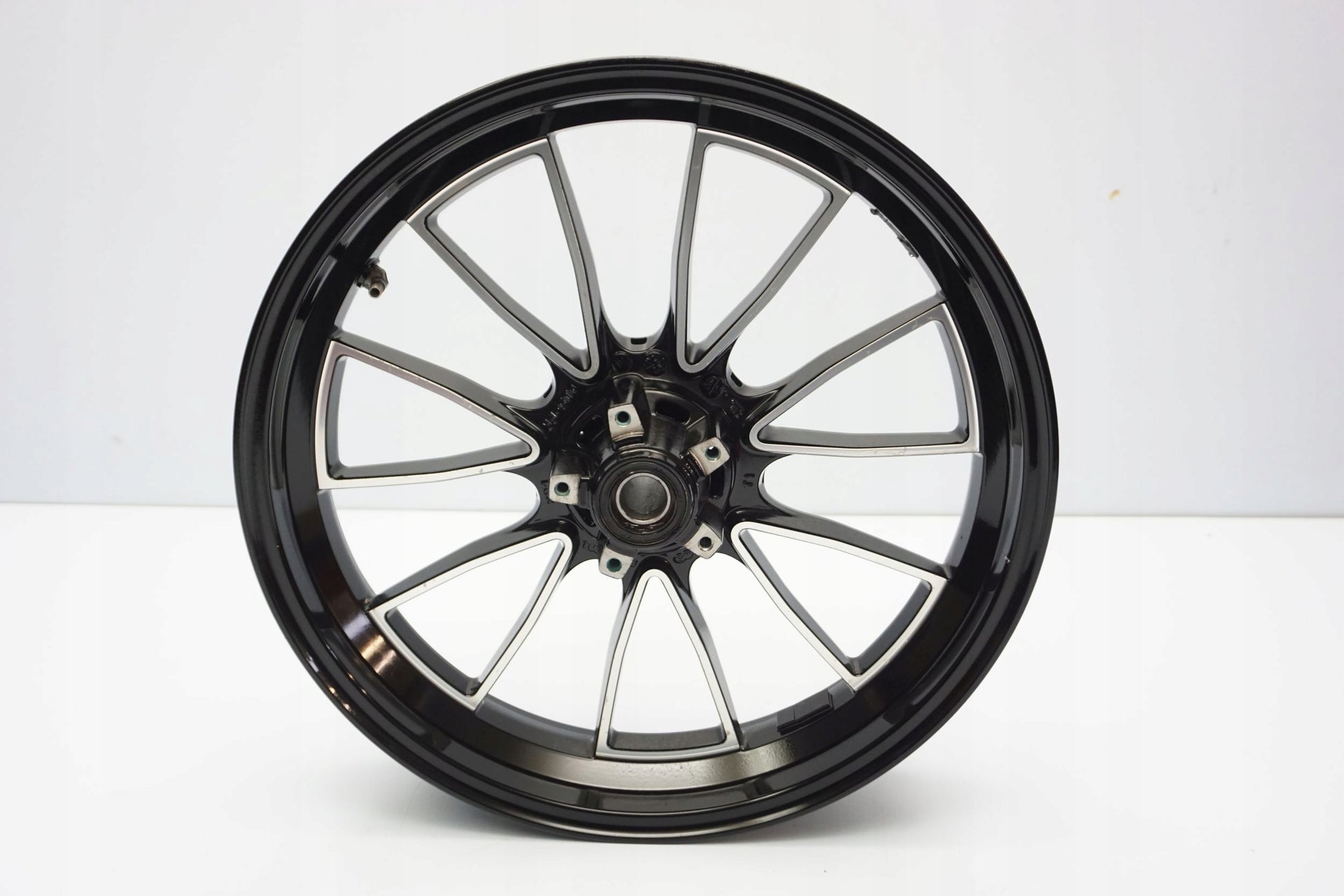 DUCATI DIAVEL 1200 Felge vorne Wheel Vorderrad 7