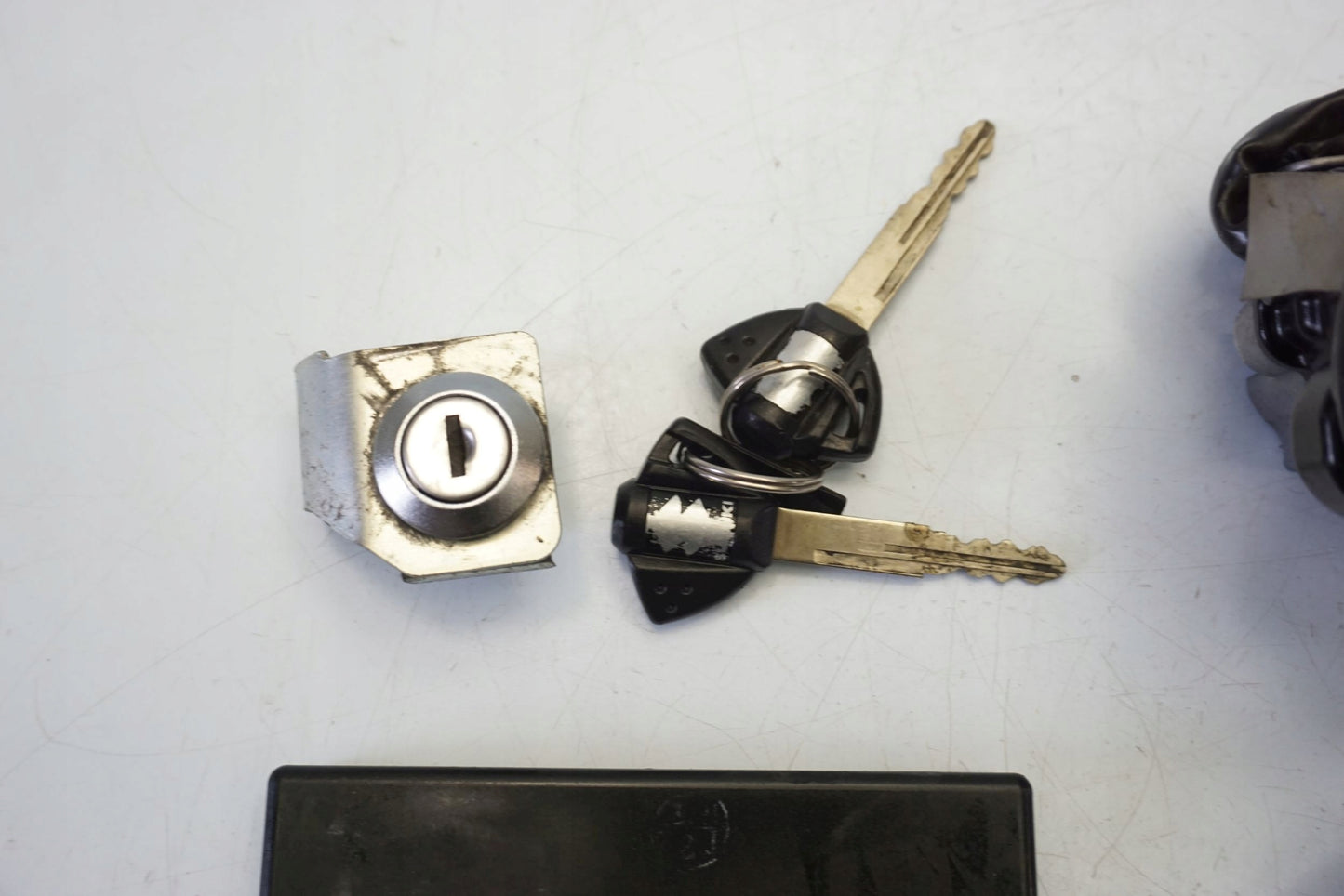 SUZUKI GSX-R 600 750 K8 K9 L0 Schlosssatz Zündschloss Lock Set