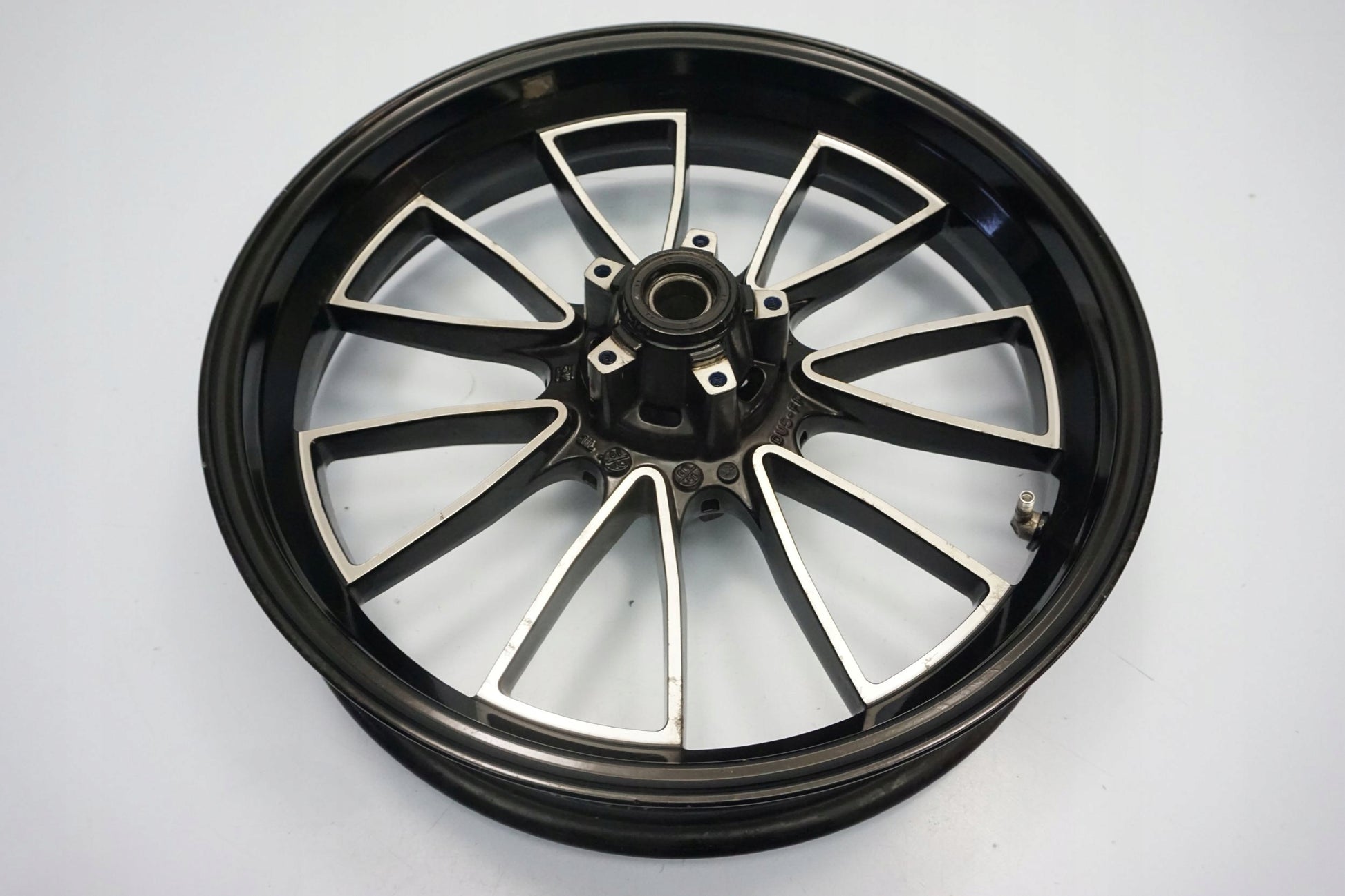 DUCATI DIAVEL 1200 Felge vorne Wheel Vorderrad 7