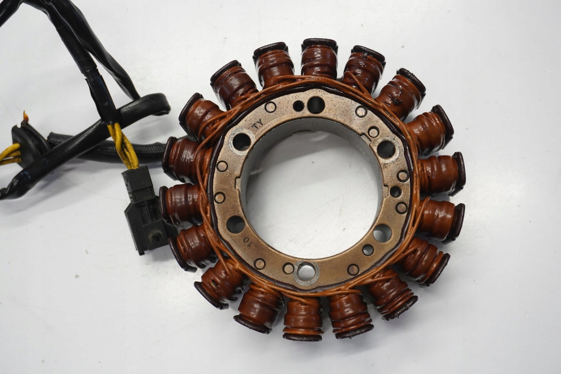 BMW F 700 GS 12-17 Lichtmaschine Stator Generator Lima Alternator 2
