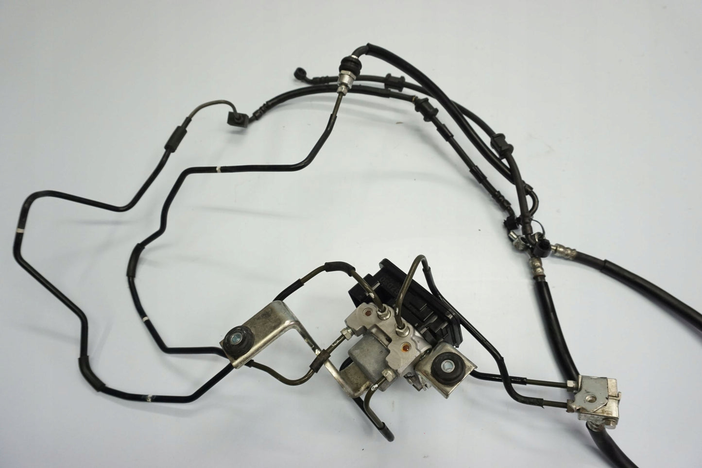 SUZUKI GSX-S 750 17-23 ABS Pumpe Druckmodulator 10