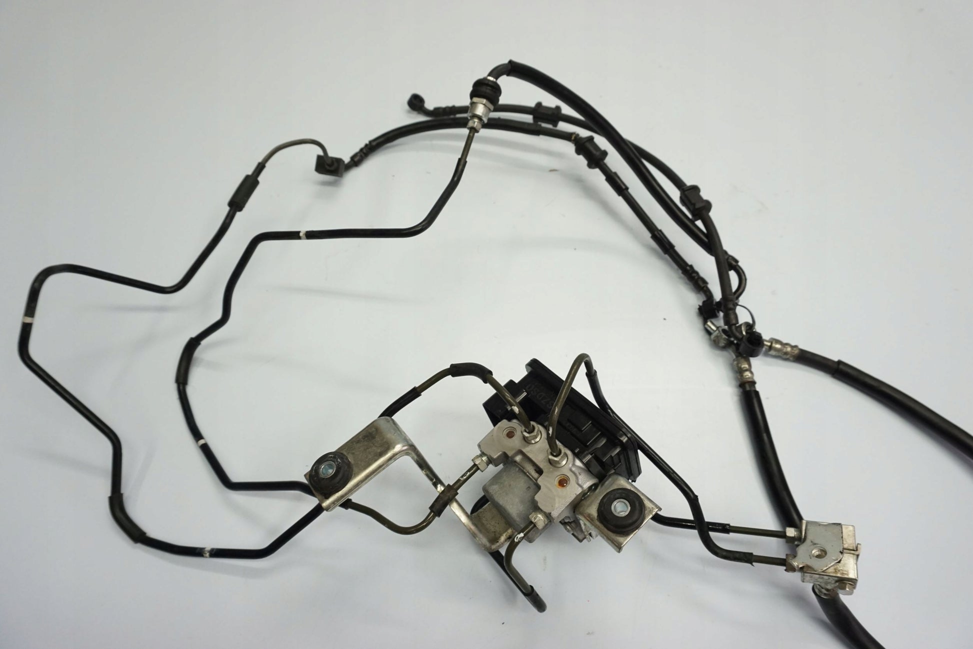 SUZUKI GSX-S 750 17-23 ABS Pumpe Druckmodulator 10