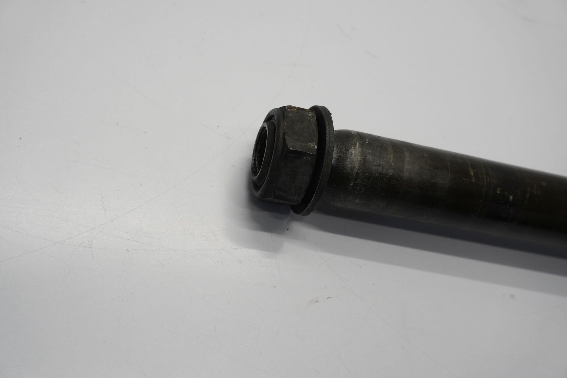 YAMAHA YZF-R6 RJ05 RJ09 03-05 Hinterachse Achse hinten Radachse rear axle 2