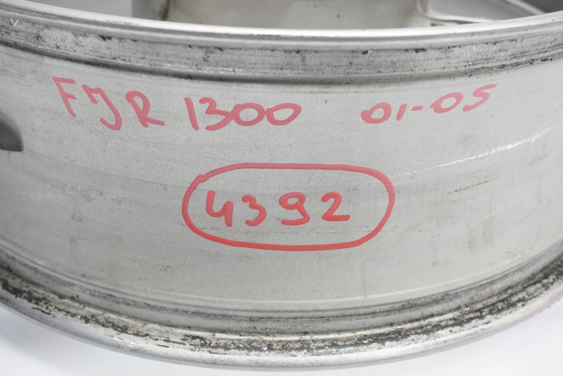 YAMAHA FJR 1300 01-05 Felge hinten Wheel Hinterrad 2