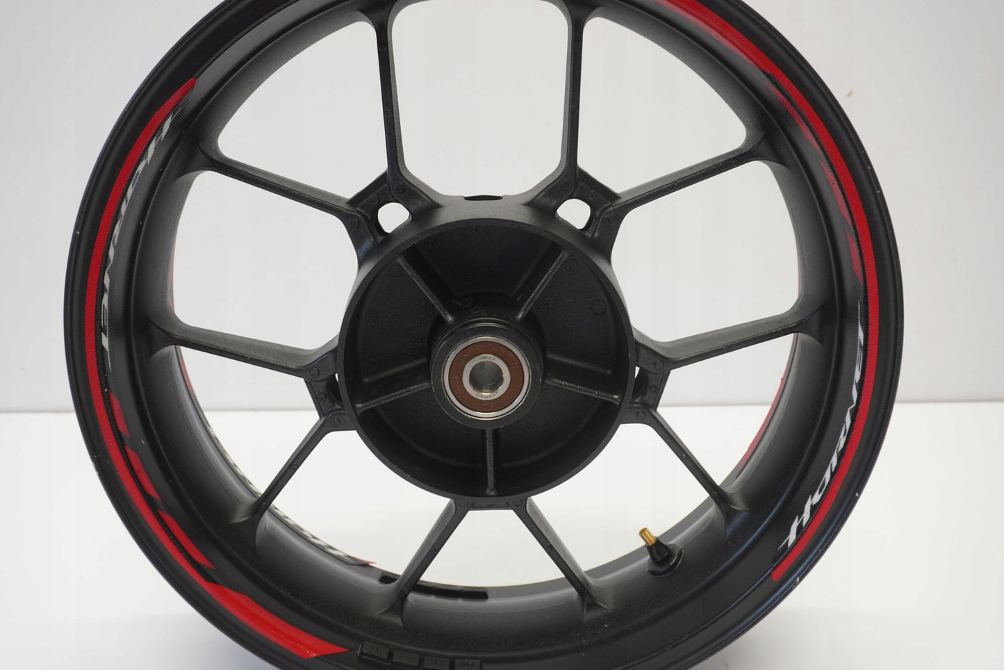 HONDA CB 750 HORNET 23- Felge hinten Wheel Hinterrad 15