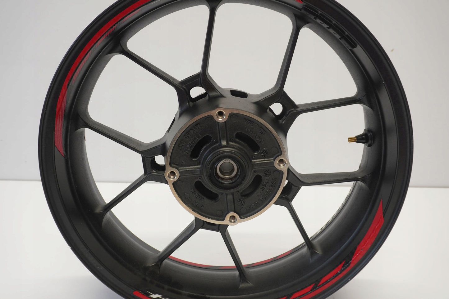 HONDA CB 750 HORNET 23- Felge hinten Wheel Hinterrad 3