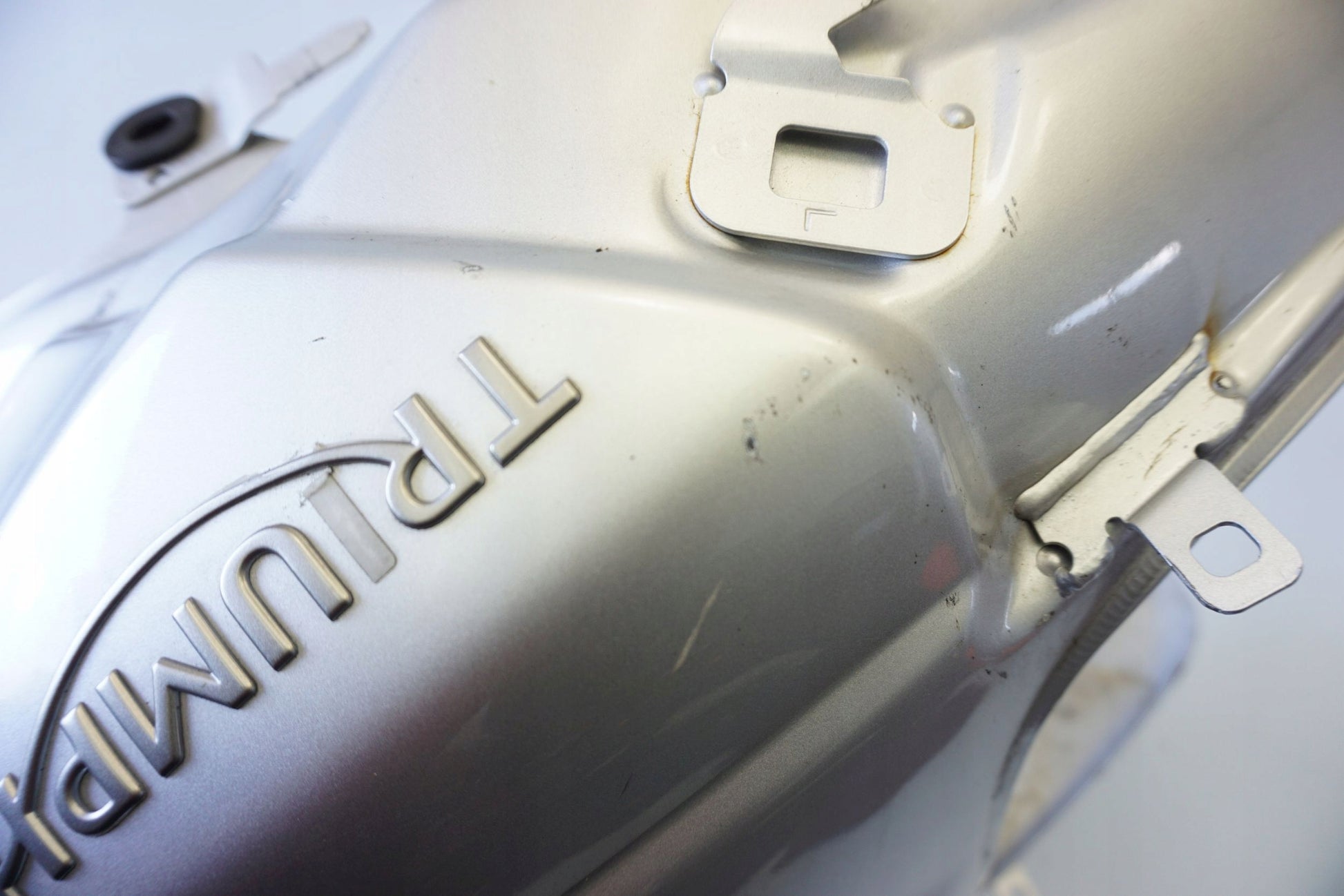 TRIUMPH TIGER SPORT 1050 16- Kraftstofftank Benzintank Fuel Tank 9