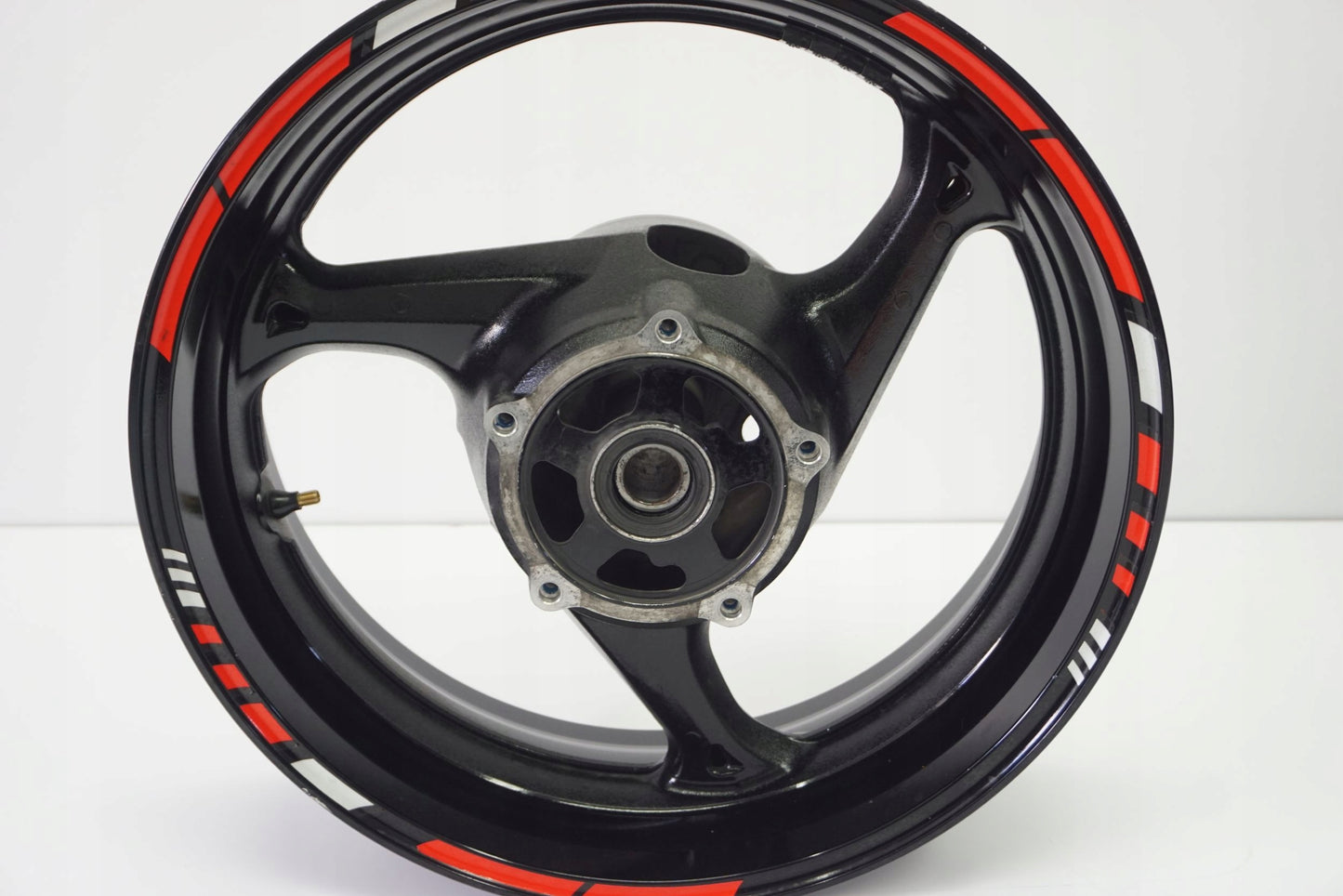 SUZUKI GSR 750 11-16 Felge hinten Wheel Hinterrad 8