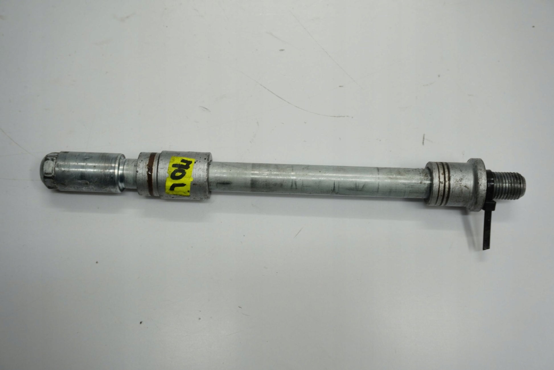 HONDA XL 125 V VARADERO 07-11 Vorderachse Achse vorne Radachse front axle 3