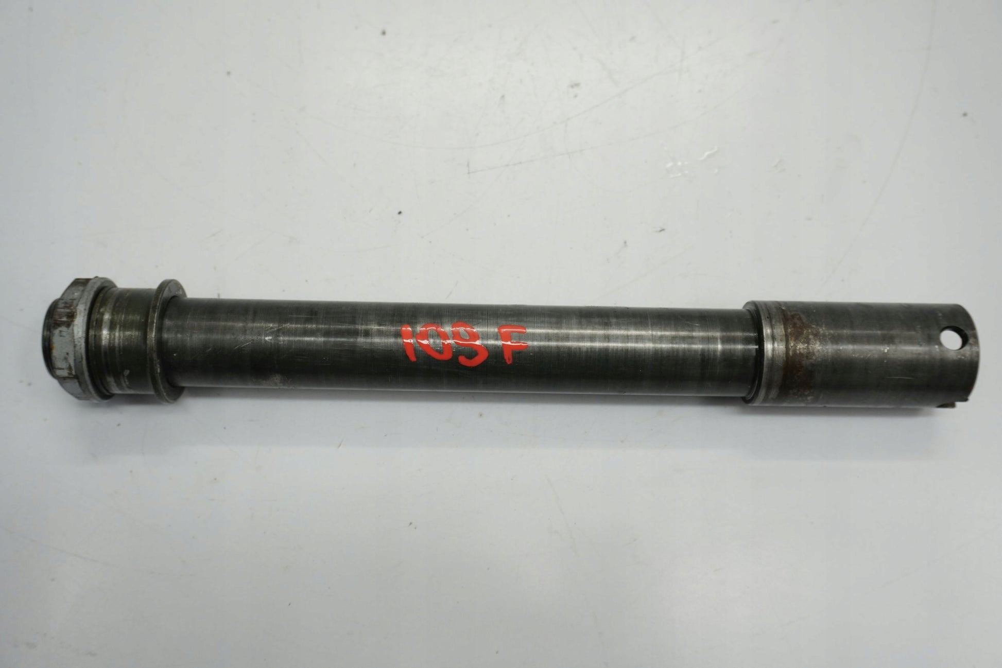APRILIA SL 750 SHIVER 07-16 Vorderachse Achse vorne Radachse front axle 2