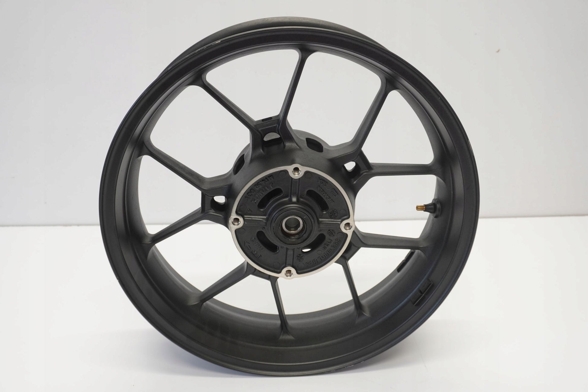 HONDA CB 750 HORNET 23- Felge hinten Wheel Hinterrad 9