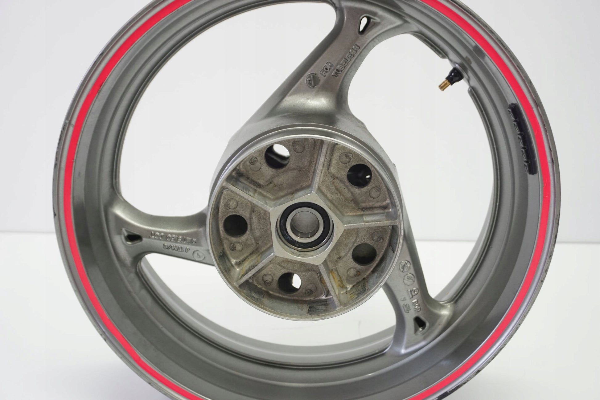 SUZUKI GSR 750 11-16 Felge hinten Wheel Hinterrad 10