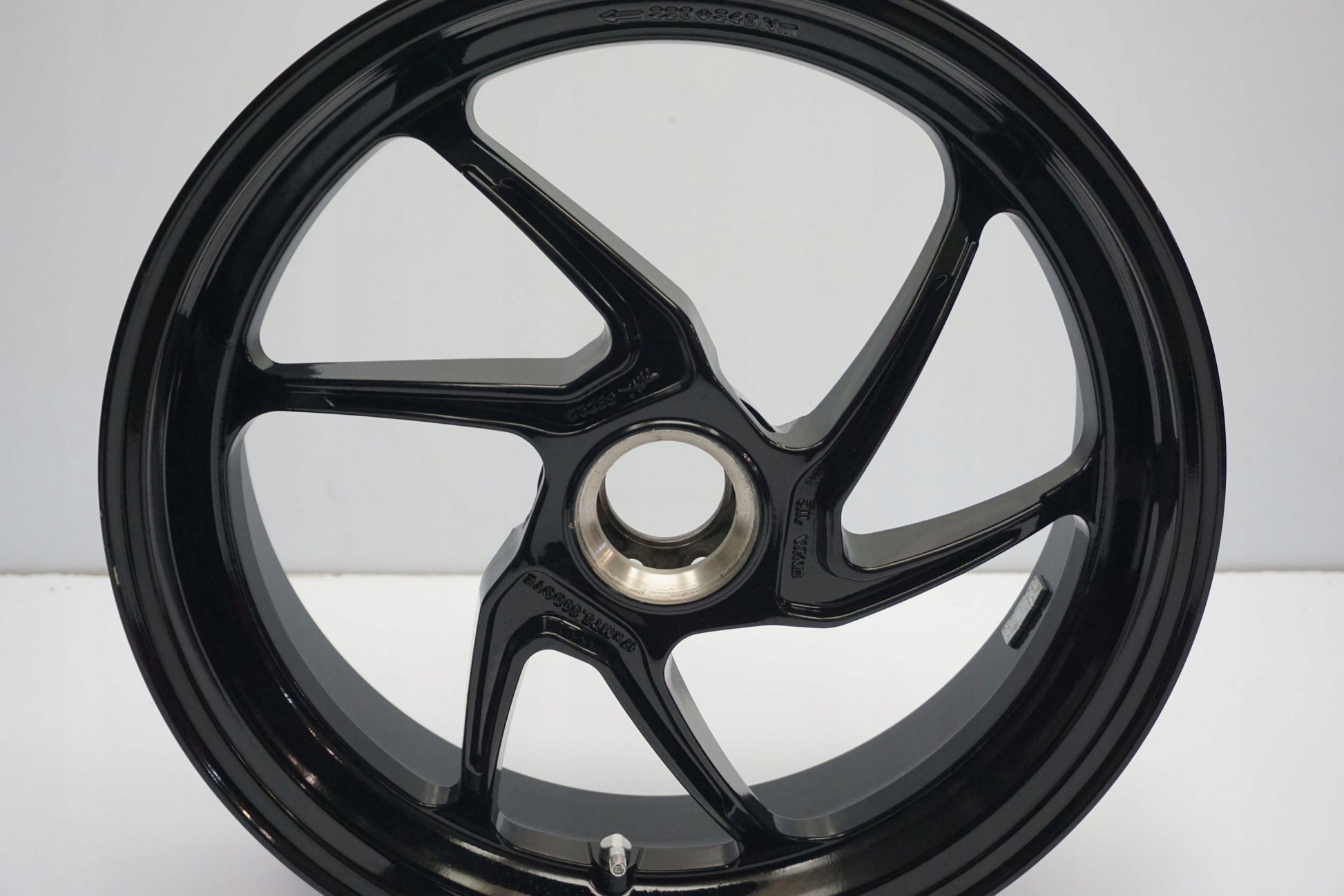 MV AGUSTA BRUTALE 800 16- Felge hinten Wheel Hinterrad 4