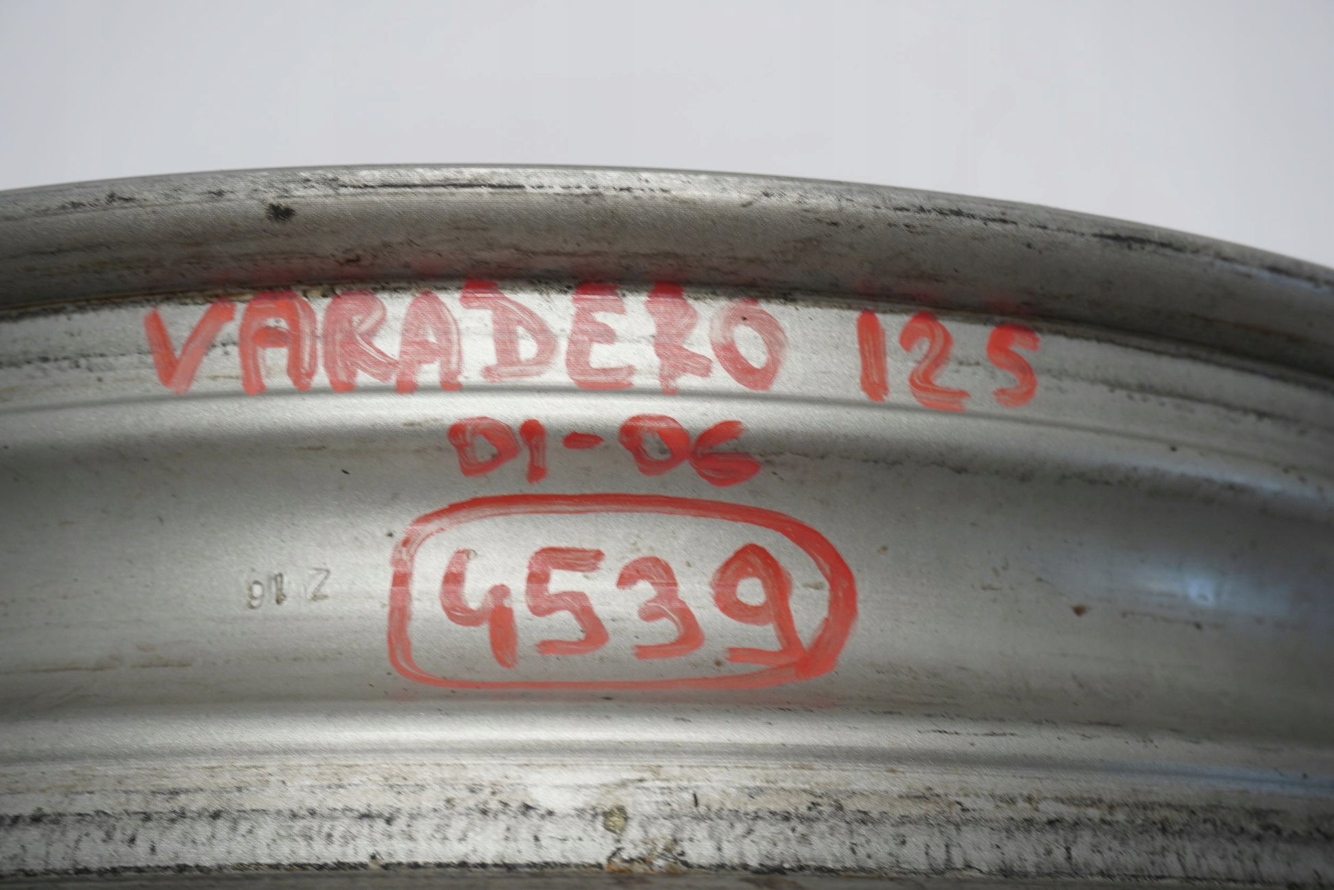 HONDA XL 125 V VARADERO 01-06 Felge hinten Wheel Hinterrad 5