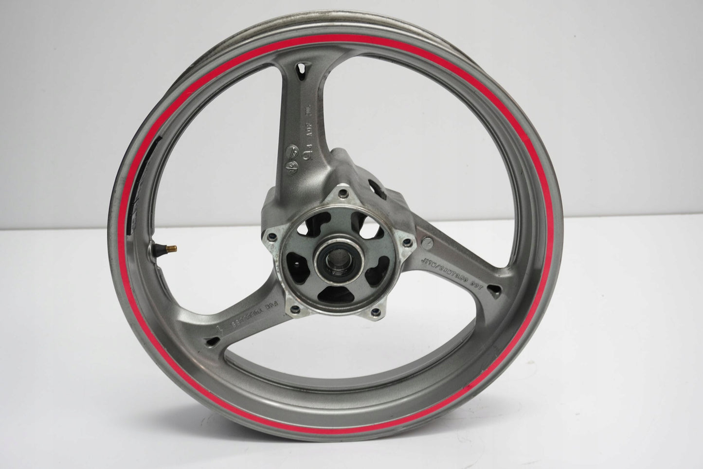 SUZUKI GSR 750 11-16 Felge vorne Wheel Vorderrad 9