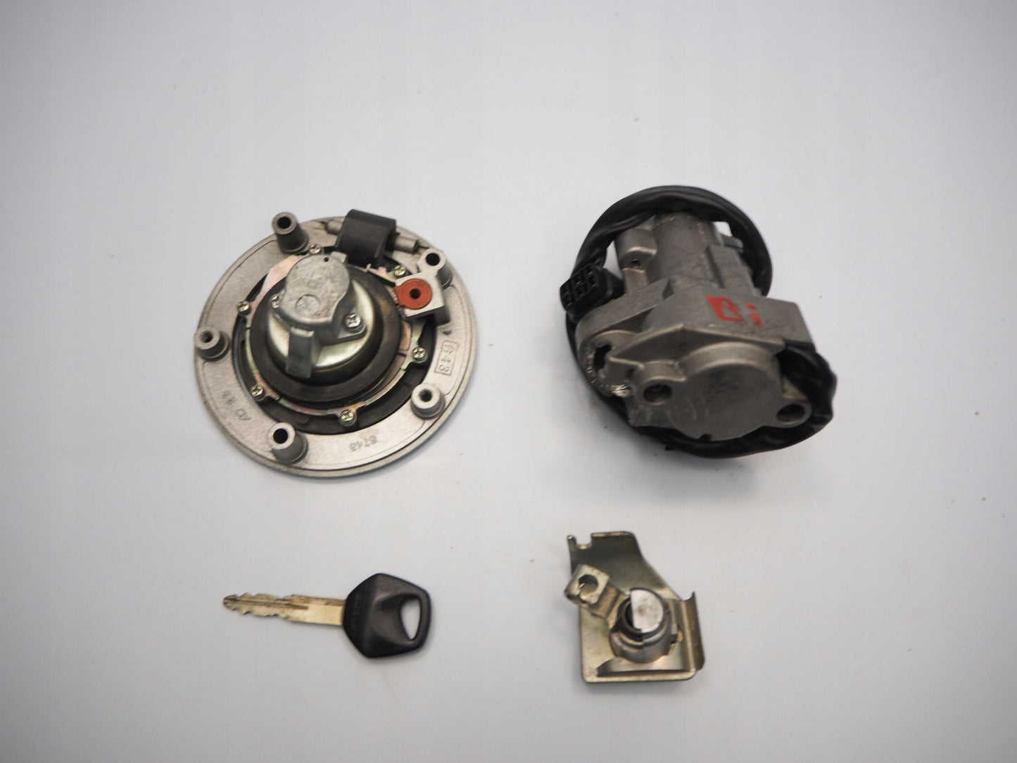 SUZUKI GSF 650 S BANDIT SPORT 07-08 Schlosssatz Zündschloss Lock Set