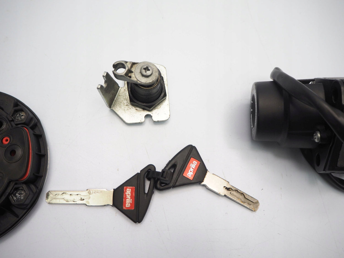 APRILIA TUONO V4 1000 11-16 Schlosssatz Zündschloss Lock Set