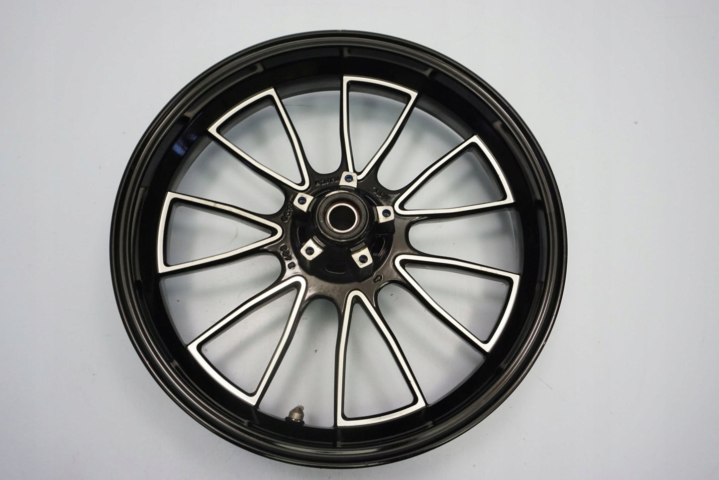 DUCATI DIAVEL 1200 Felge vorne Wheel Vorderrad 5