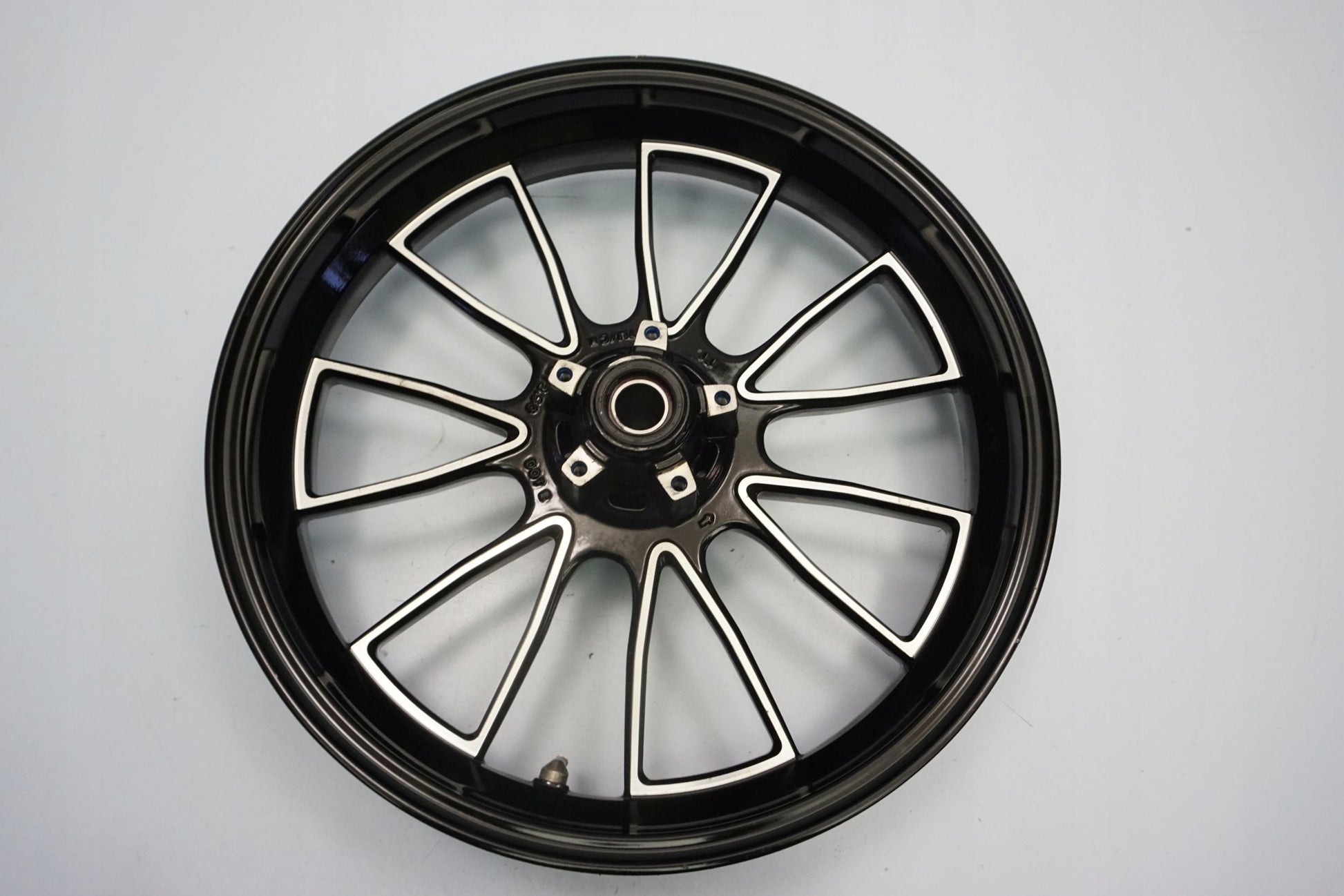 DUCATI DIAVEL 1200 Felge vorne Wheel Vorderrad 5