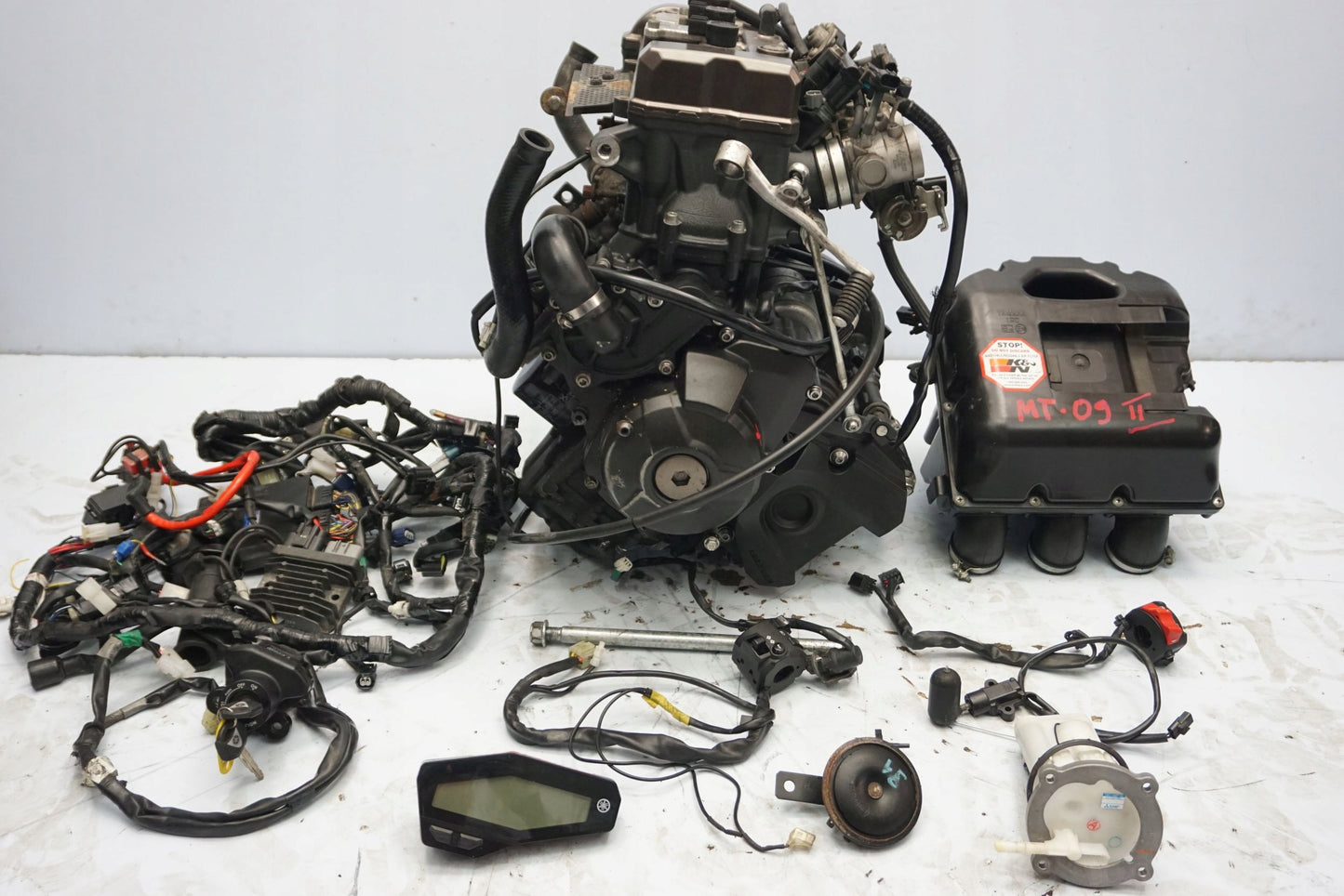 YAMAHA MT-09 13-16 Motor Motorblock Engine 2