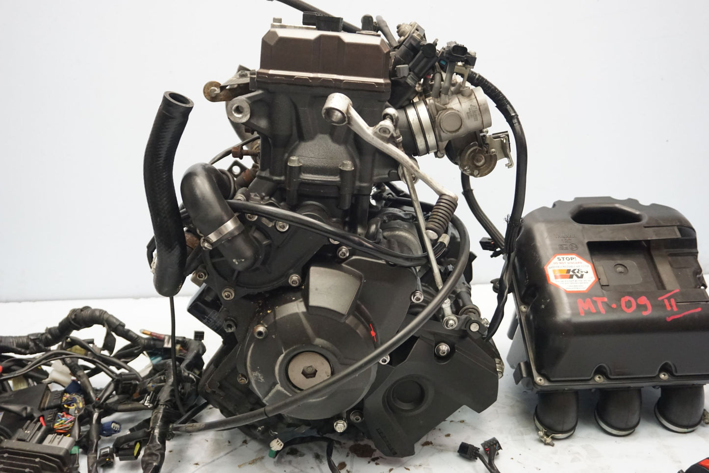 YAMAHA MT-09 13-16 Motor Motorblock Engine 11