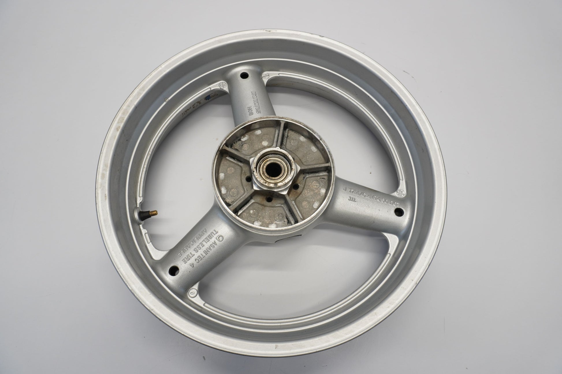 SUZUKI SV 650 03-12 Felge hinten Wheel Hinterrad 4