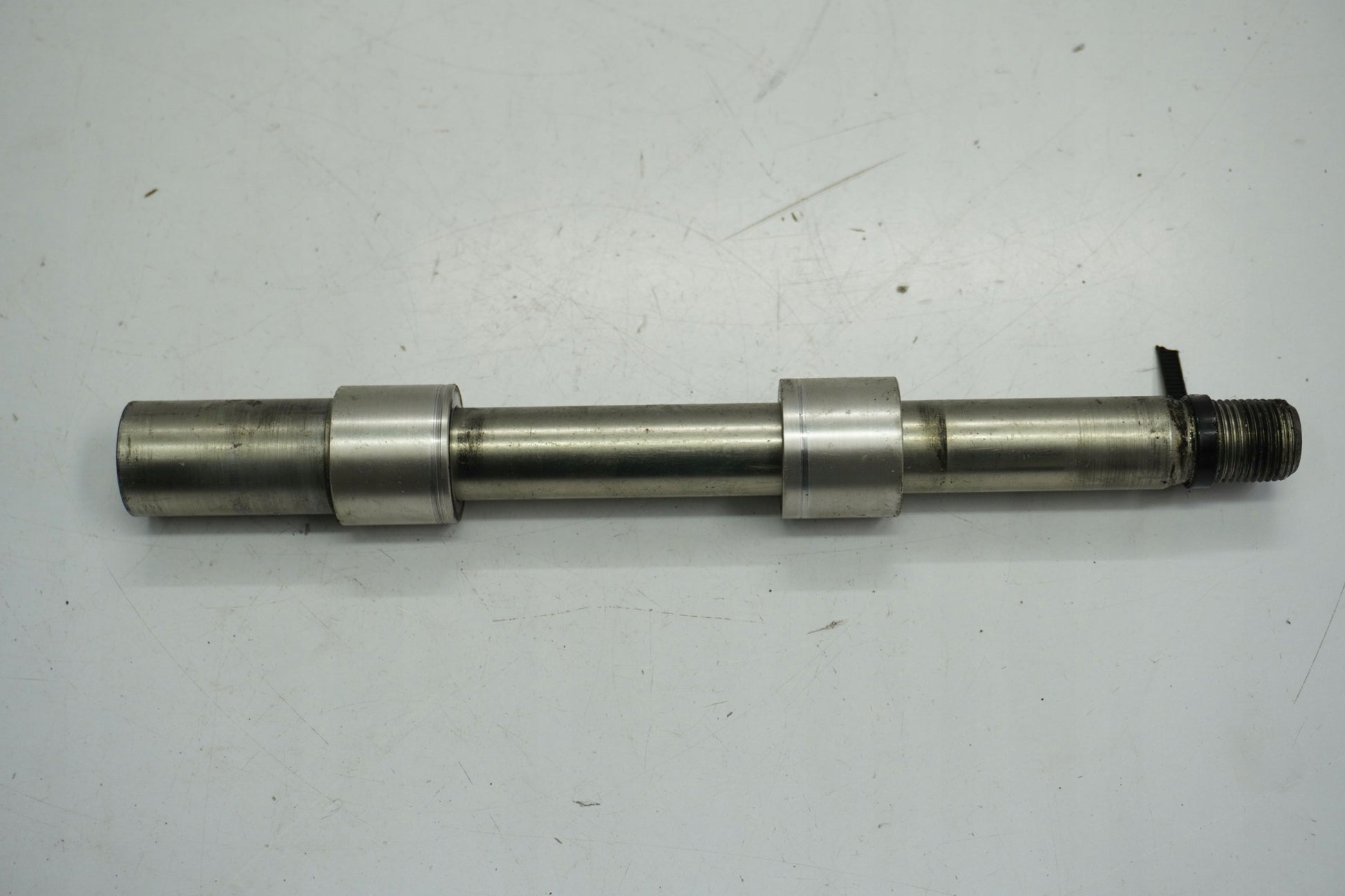 TRIUMPH STREET TRIPLE 675 07-12 Vorderachse Achse vorne Radachse front axle 3