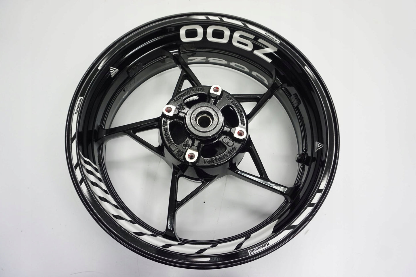 KAWASAKI Z-900 20- Felge hinten Wheel Hinterrad 5