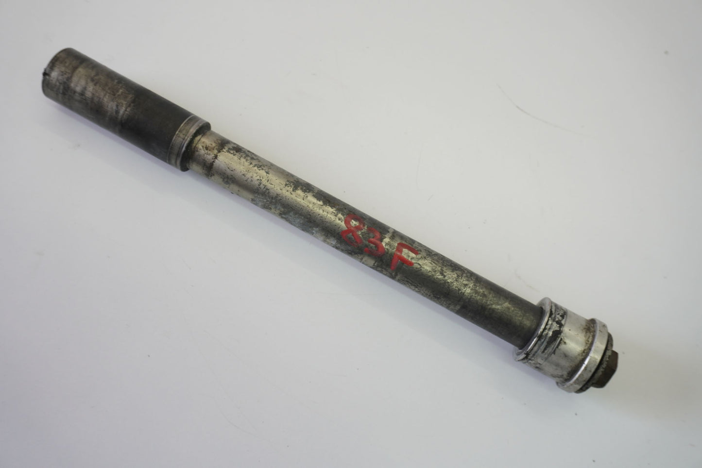 BMW F 800 GS 08-15 Vorderachse Achse vorne Radachse front axle 6