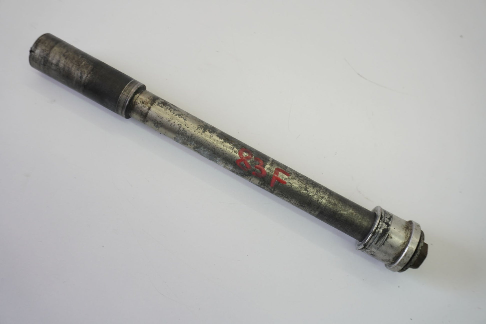 BMW F 800 GS 08-15 Vorderachse Achse vorne Radachse front axle 6