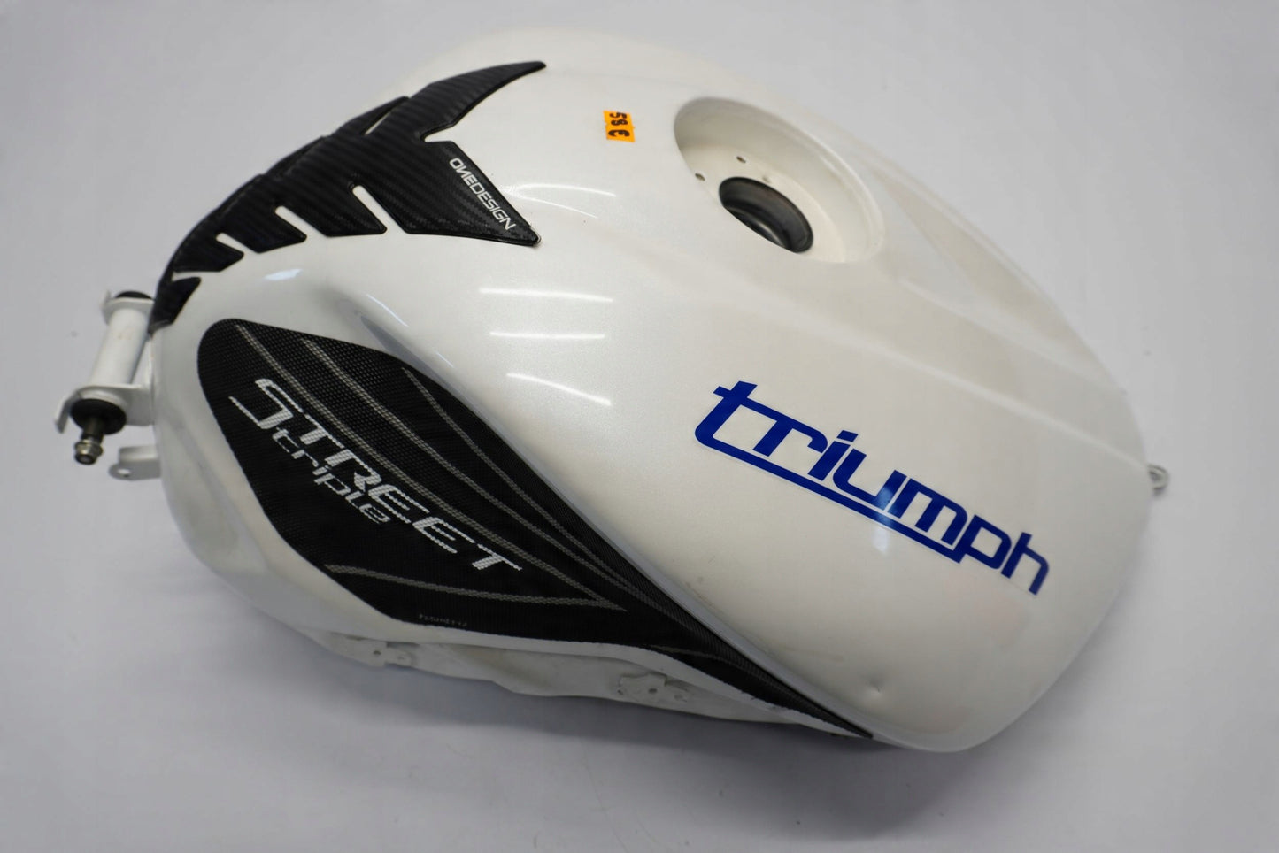 TRIUMPH STREET TRIPLE 675 13-17 Kraftstofftank Benzintank Fuel Tank 9