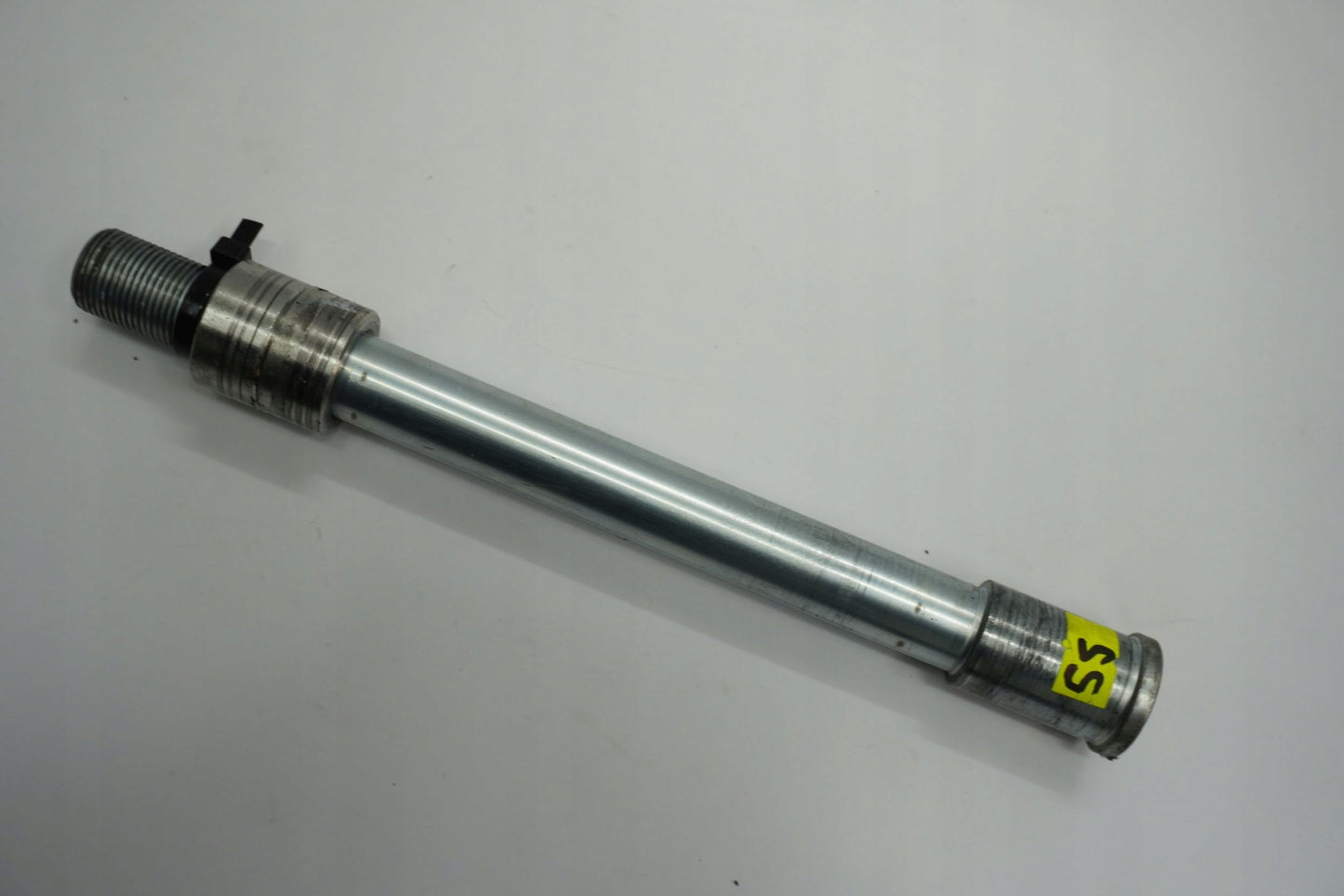 KAWASAKI ER-6F 650 09-11 Vorderachse Achse vorne Radachse front axle 5