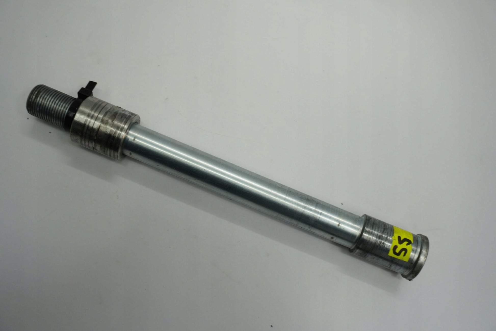 KAWASAKI ER-6F 650 09-11 Vorderachse Achse vorne Radachse front axle 5