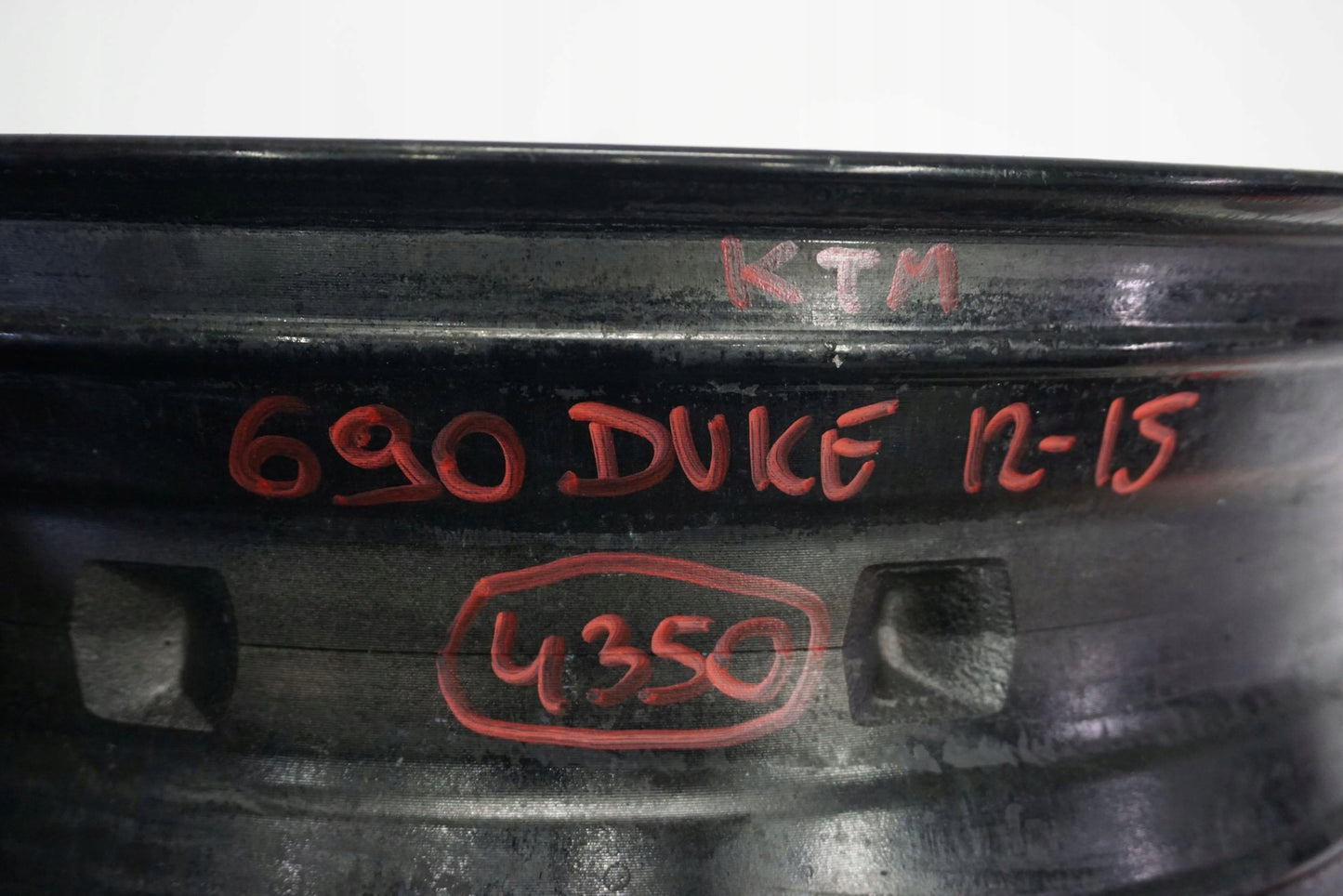 KTM 690 DUKE 12-15 Felge hinten Wheel Hinterrad 4