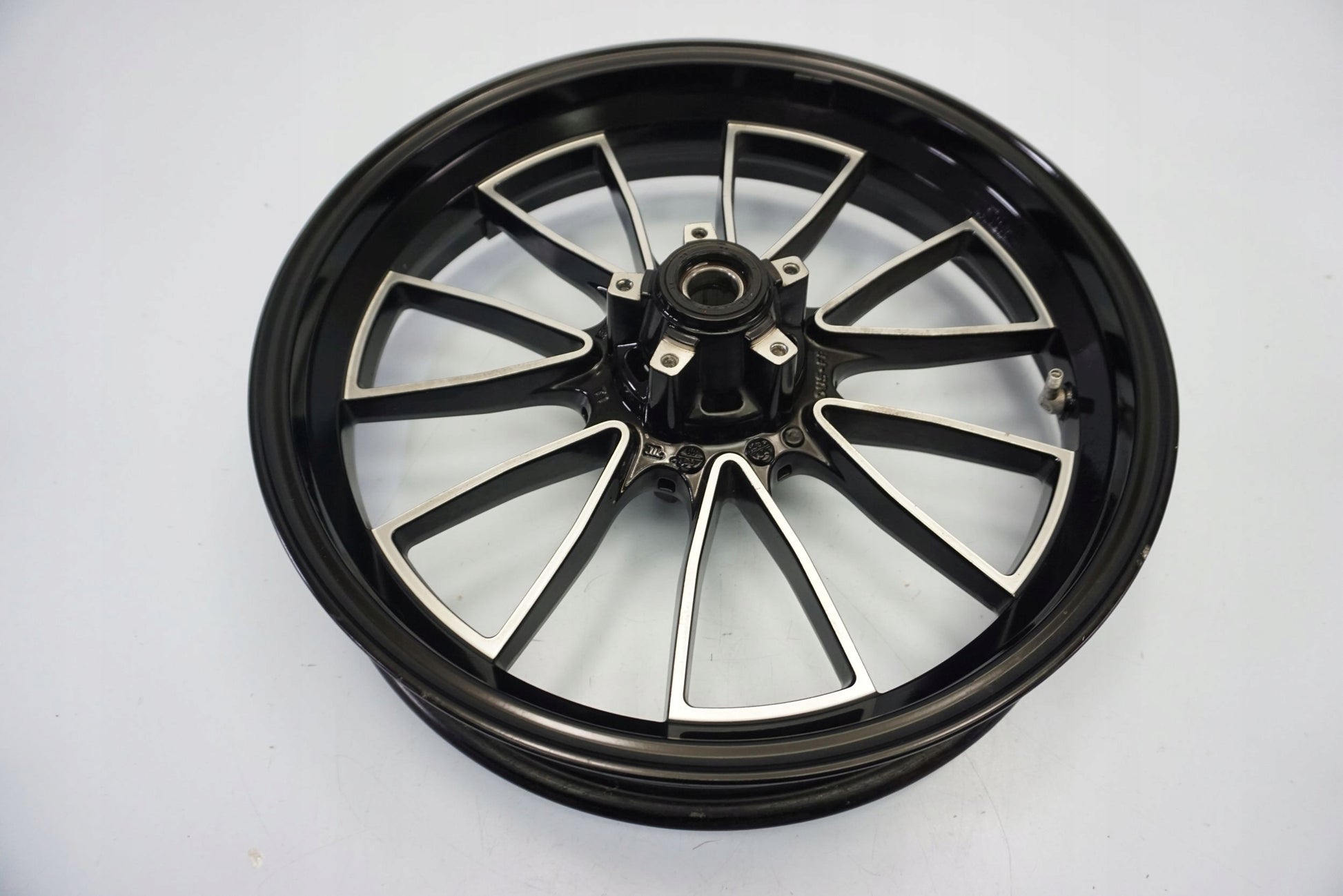 DUCATI DIAVEL 1200 11-13 Felge vorne Wheel Vorderrad 4