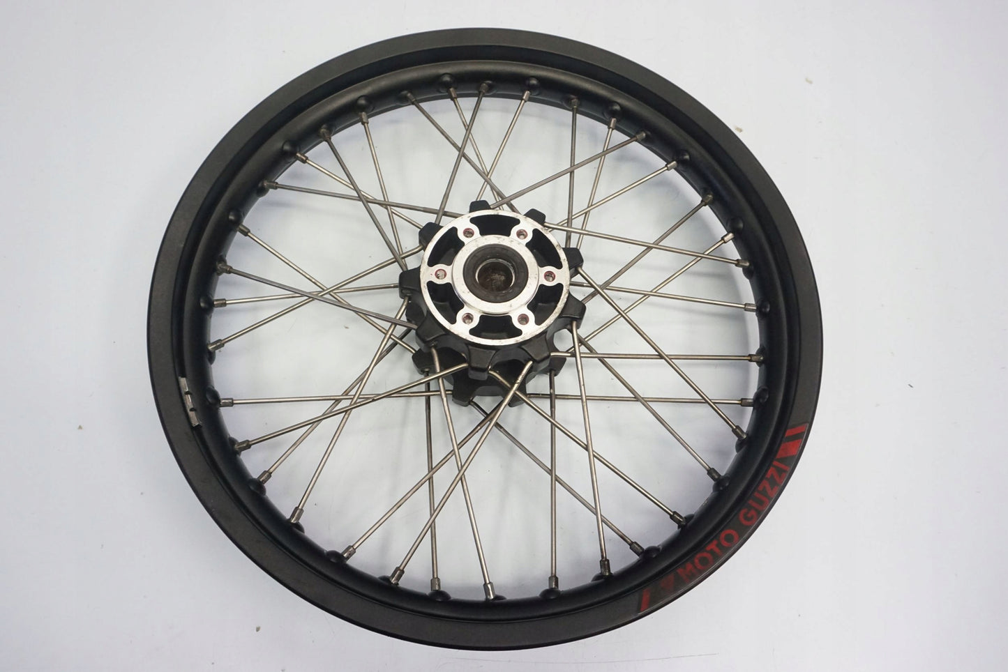 MOTO GUZZI V85 TT 2020 Felge vorne Wheel Vorderrad 8