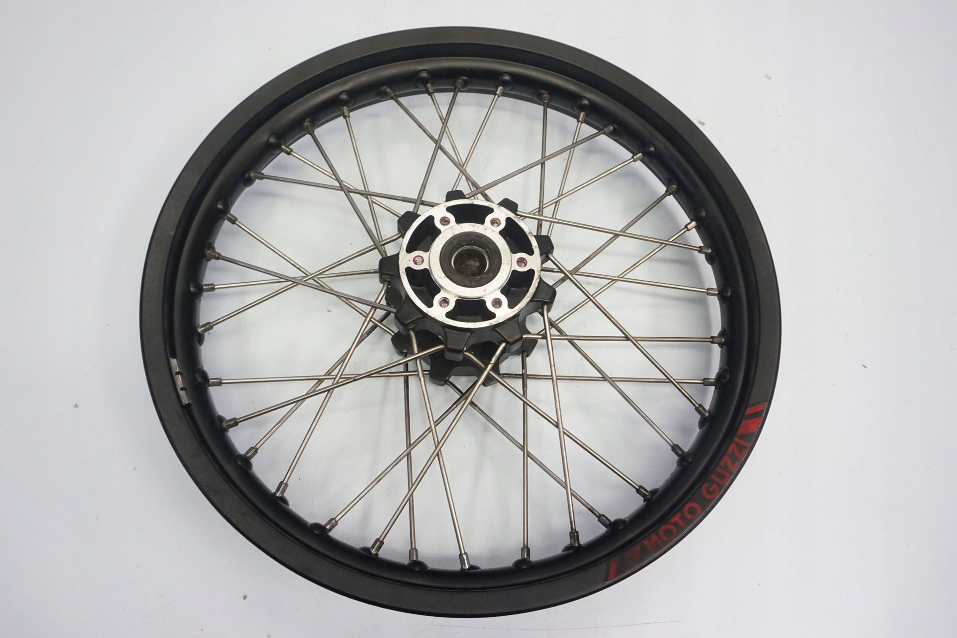 MOTO GUZZI V85 TT 2020 Felge vorne Wheel Vorderrad 8