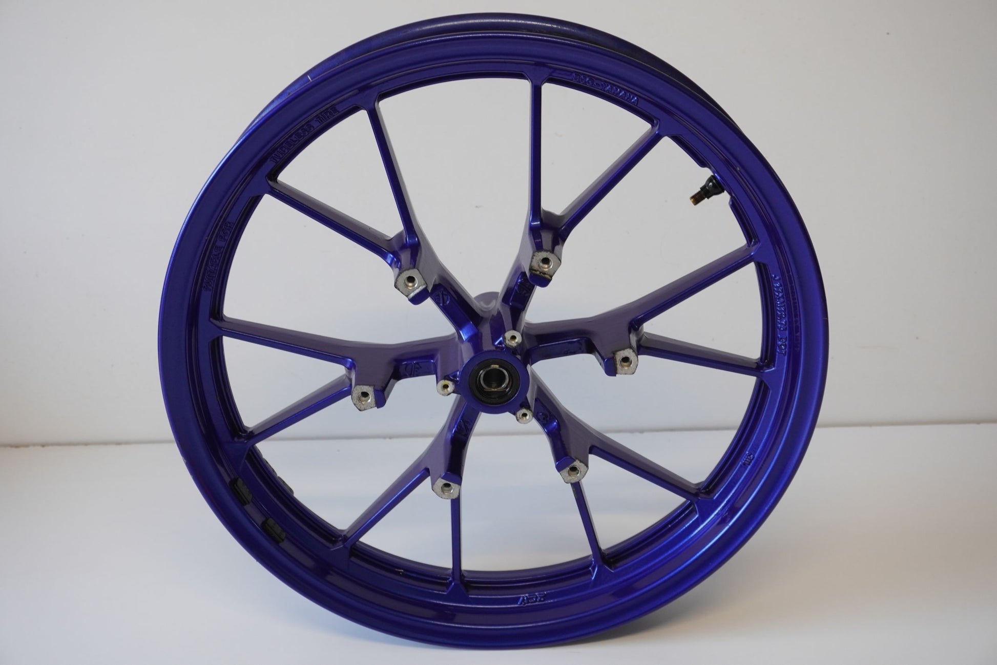 YAMAHA YZF-R 125 19-23 Felge vorne Wheel Vorderrad 11